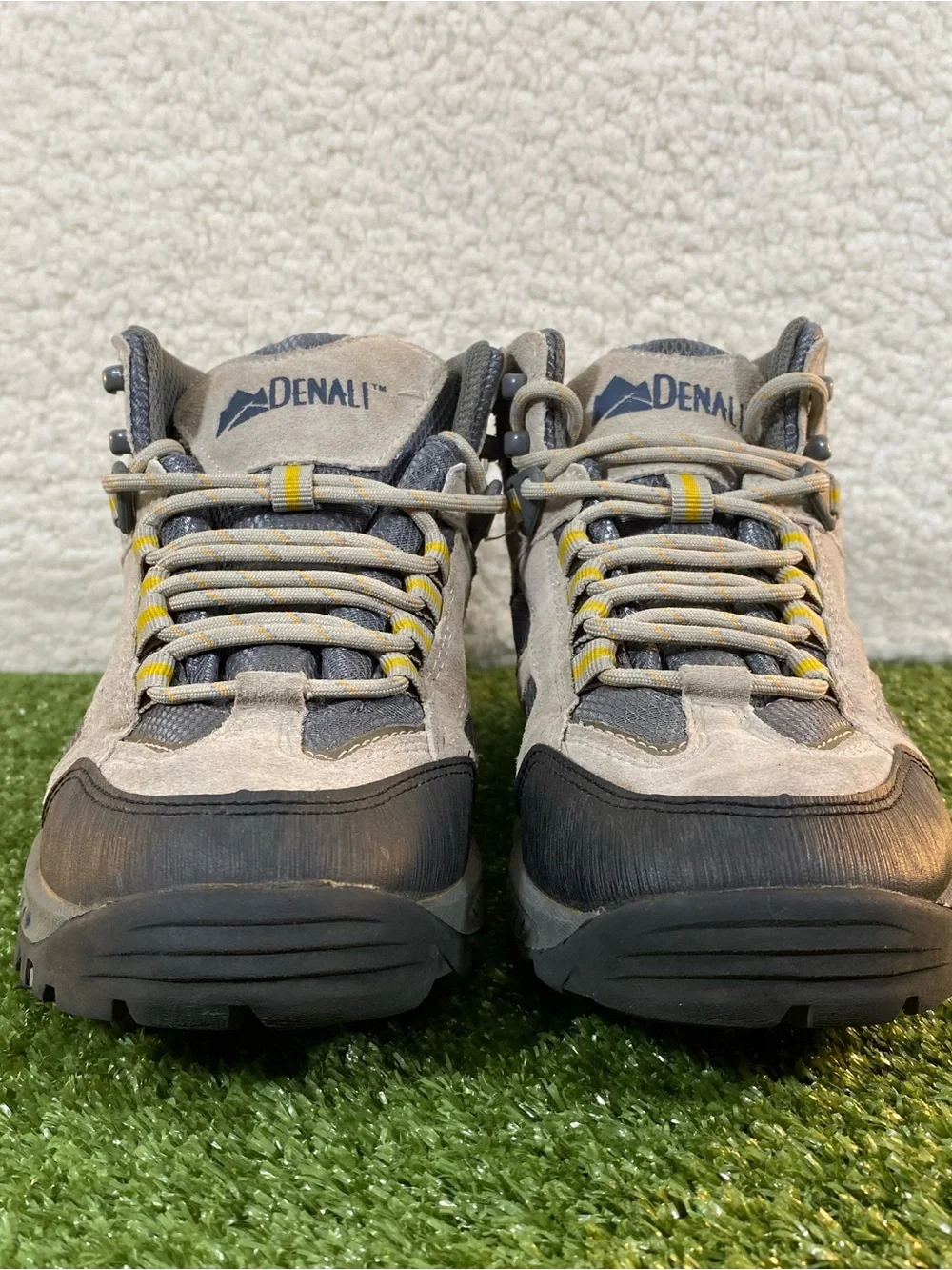 Denali Clearwater Hiking Boots Women's Size 8 Grey Black Suede HW40298AS
